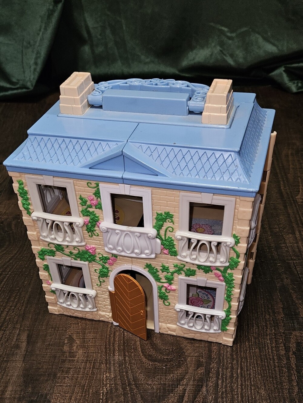 Vintage 2003 Learning Curve Madeline La Petite Old House In Paris Playset